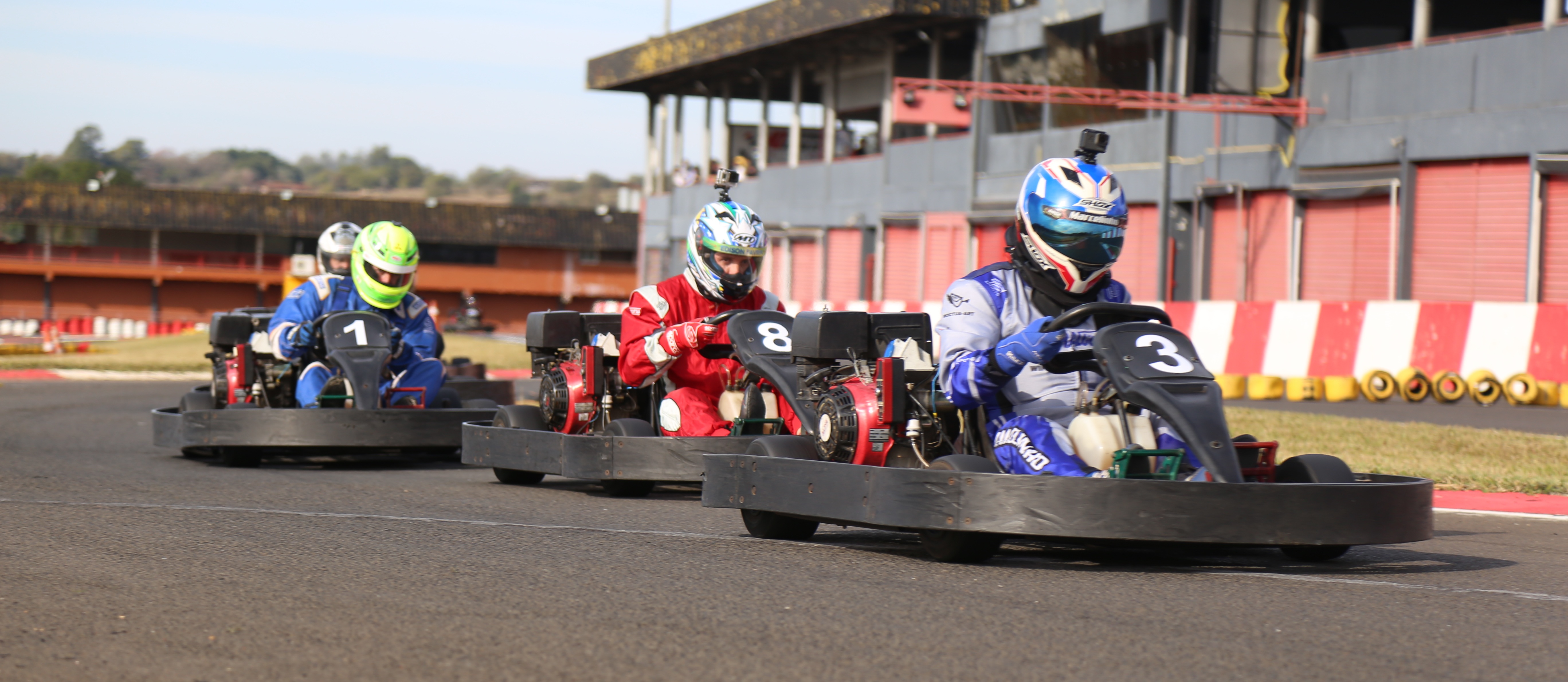 Win Or Wall - Pilotos em Ação